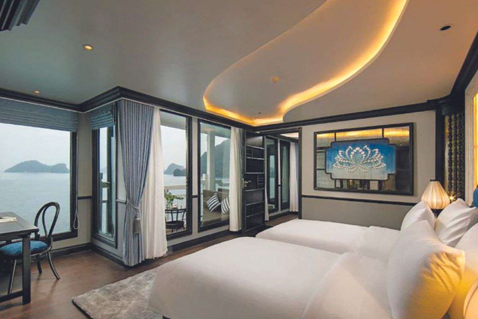 La Pinta Luxury Cruise 2 Days 1 Night from Hanoi