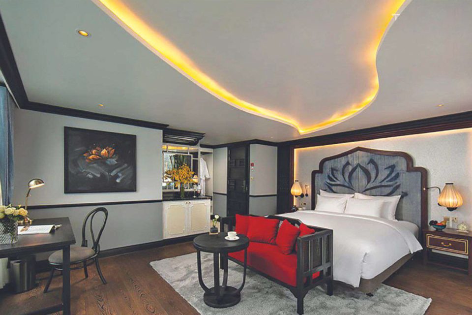 La Pinta Luxury Cruise 2 Days 1 Night from Hanoi