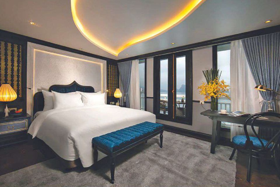 La Pinta Luxury Cruise 2 Days 1 Night from Hanoi