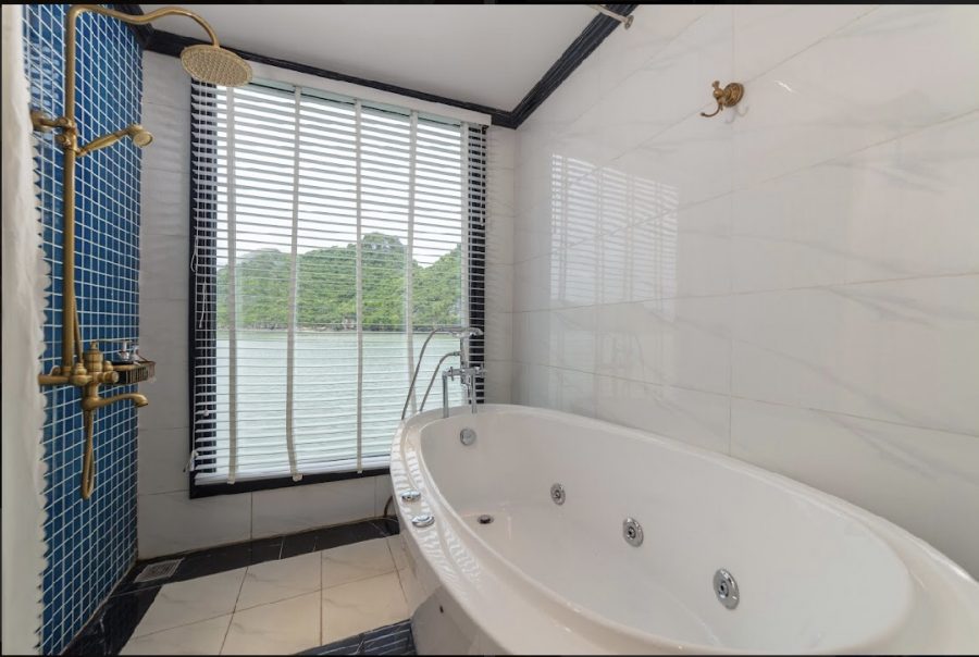 La Pinta Luxury Cruise Introduction